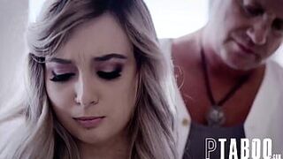 Дядя заманивает племянницу Лекси Лор в компромиссные позы во время моделирования обнаженной натуры - порно видео