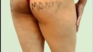Индийская замужняя девушка раздевается перед камерой - порно видео